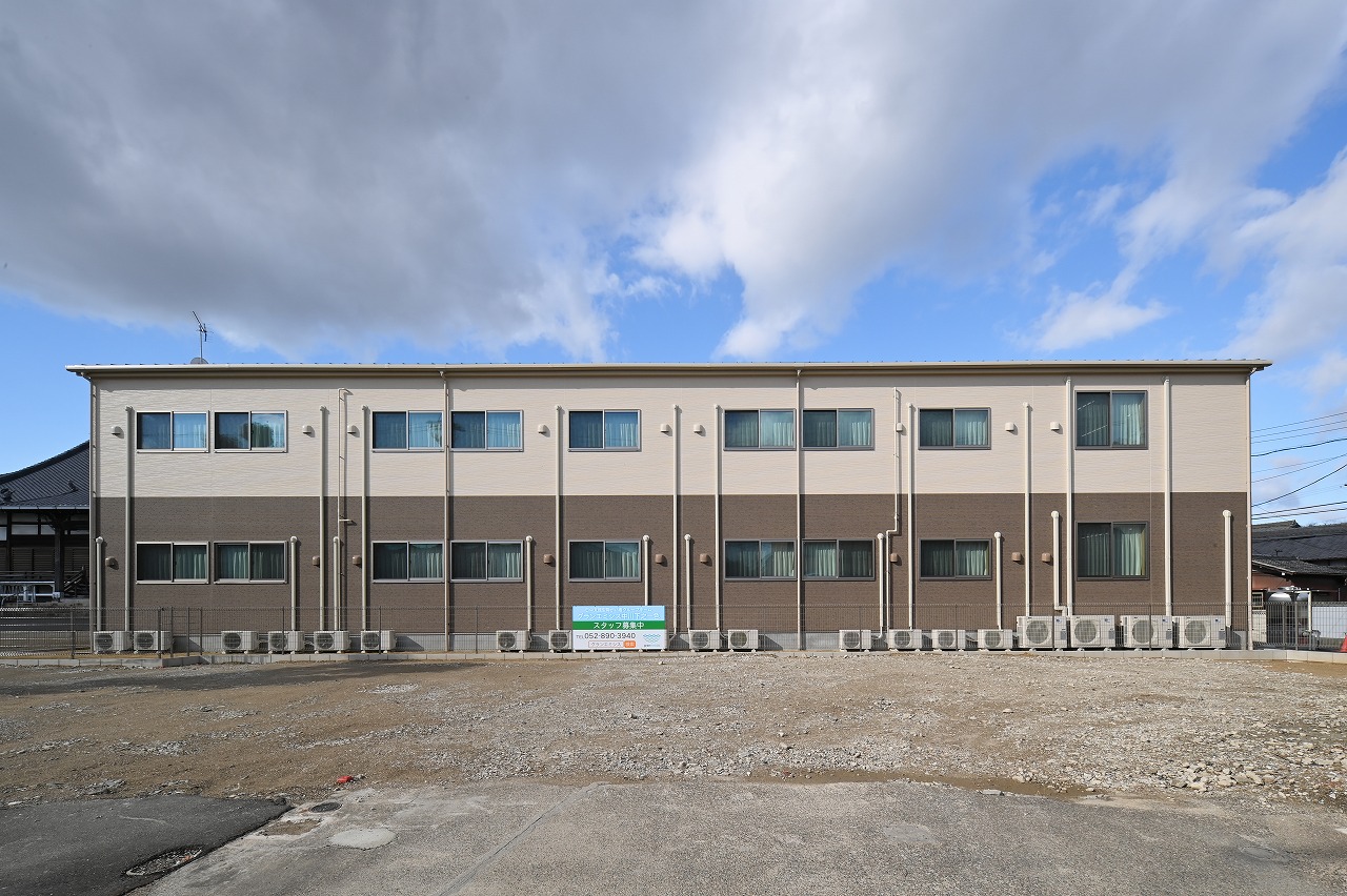 静かに安らいで暮らせる木造2階建てグループホーム